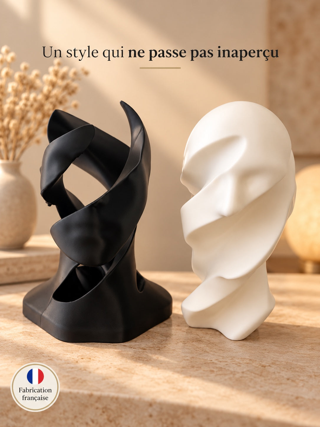 Ensemble de statues décoratives noires et blanches