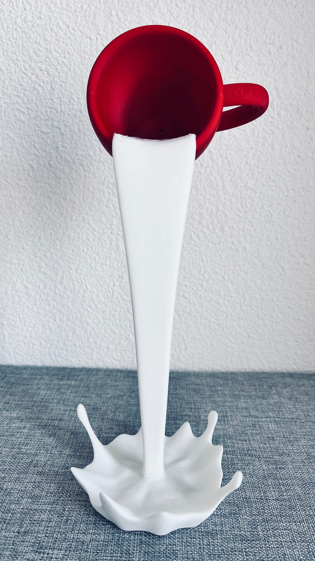 La tasse suspendue – Objet déco original et surprenant