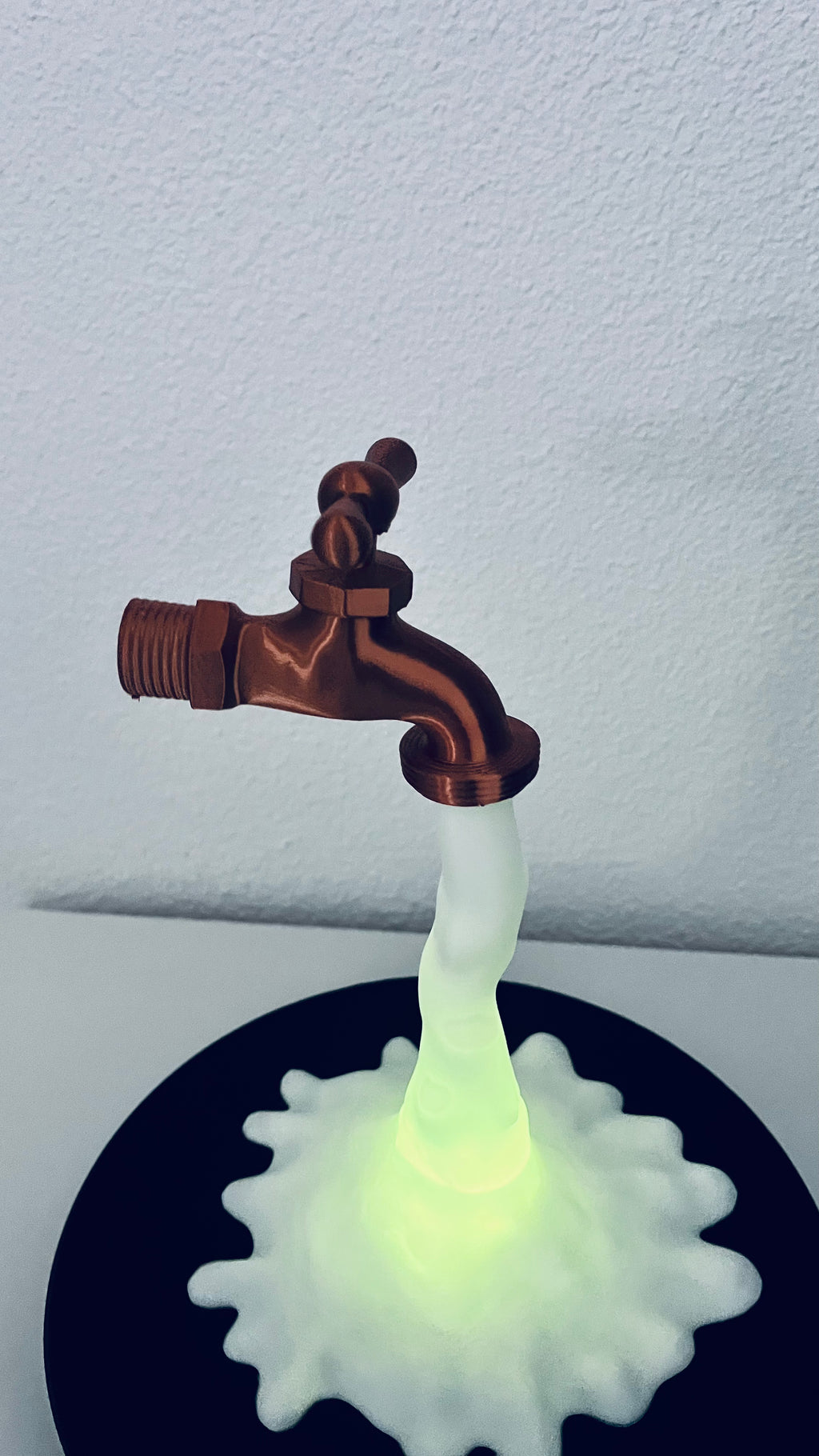 Lampe Robinet Flottant LED – Illusion d'Eau Suspendue – Impression 3D