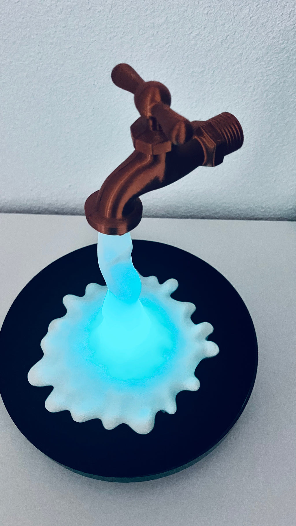Lampe Robinet Flottant LED – Illusion d'Eau Suspendue – Impression 3D