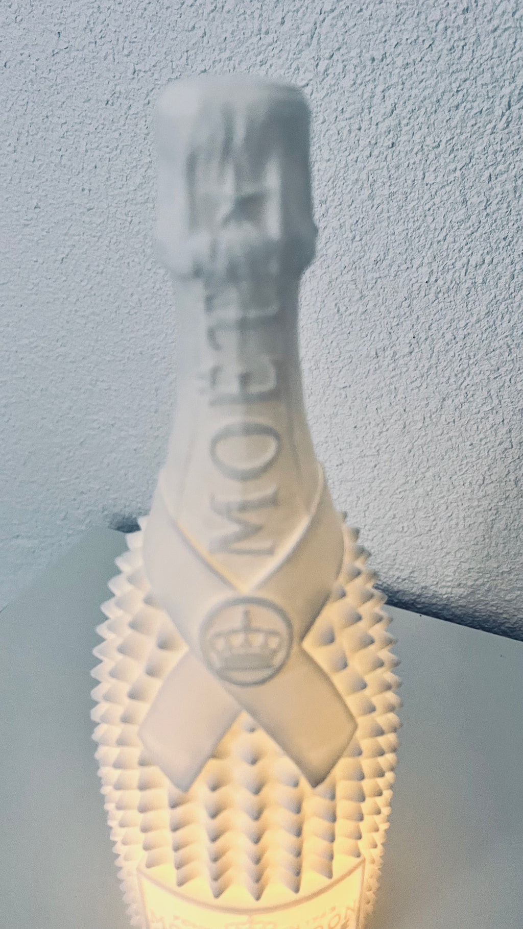 Éclat de Champagne Lumineux – Bouteille LED Décorative – Impression 3D