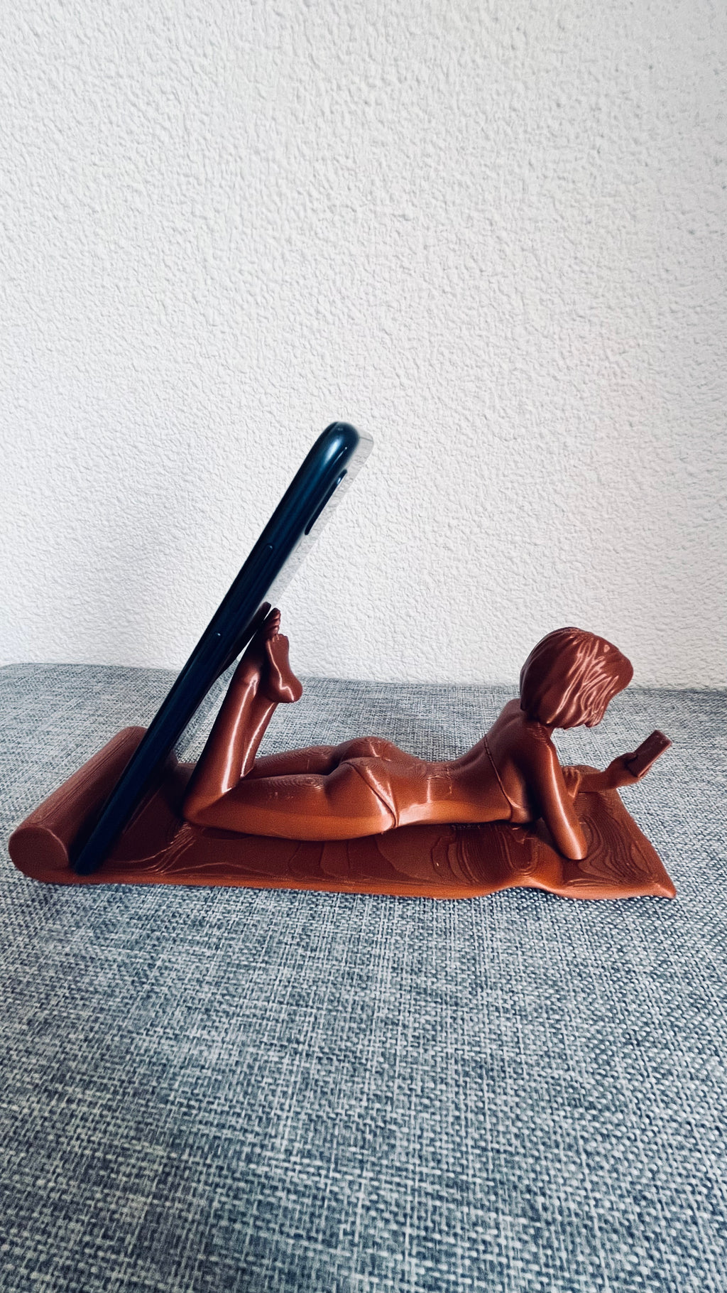 Support téléphone – Femme au bord de plage