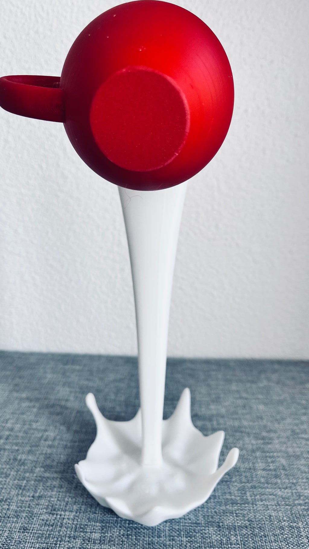 La tasse suspendue – Objet déco original et surprenant