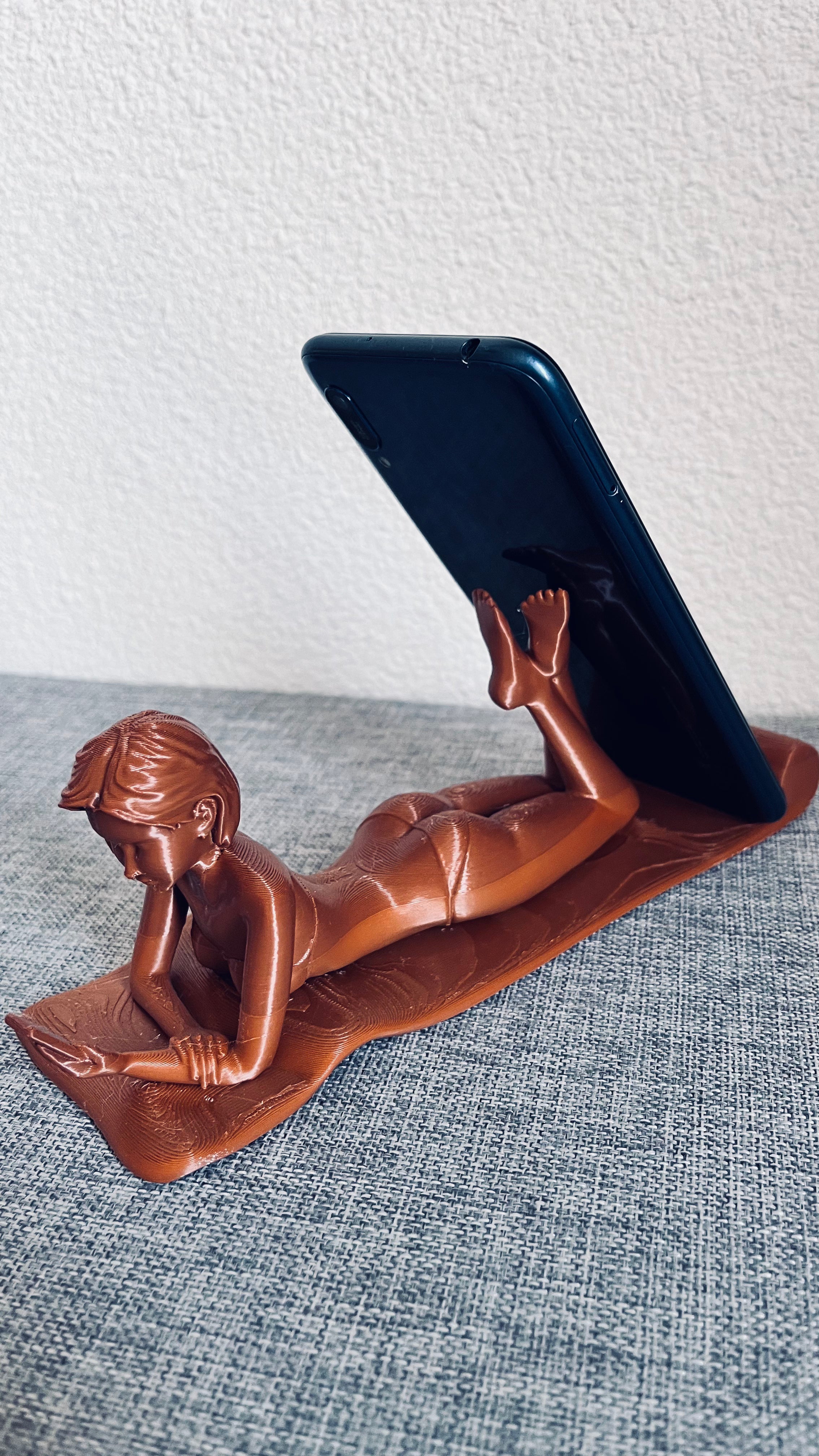 Support téléphone – Femme au bord de plage