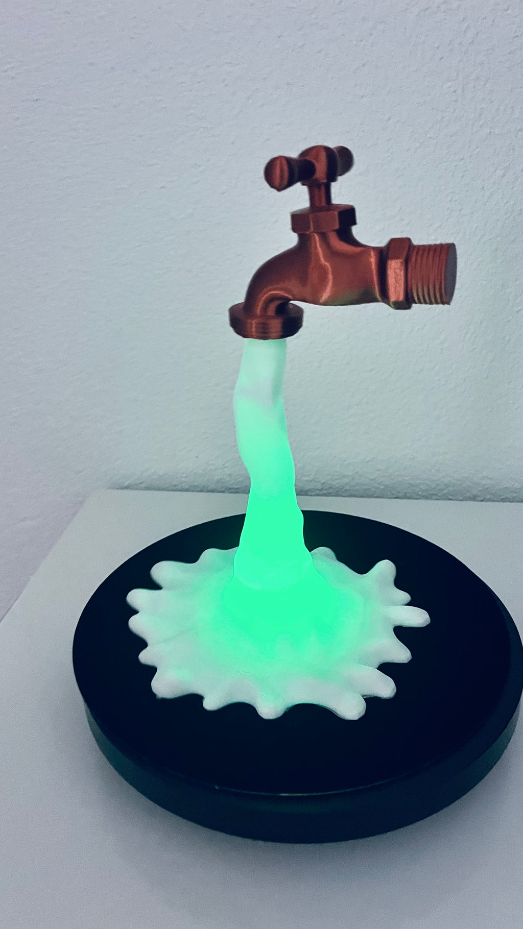 Lampe Robinet Flottant LED – Illusion d'Eau Suspendue – Impression 3D