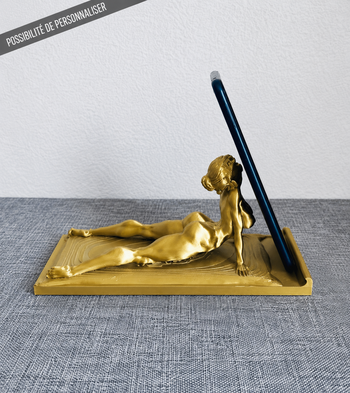 Support Téléphone Femme Sensuelle – Effet Métallisé Argent/Or – Impression 3D