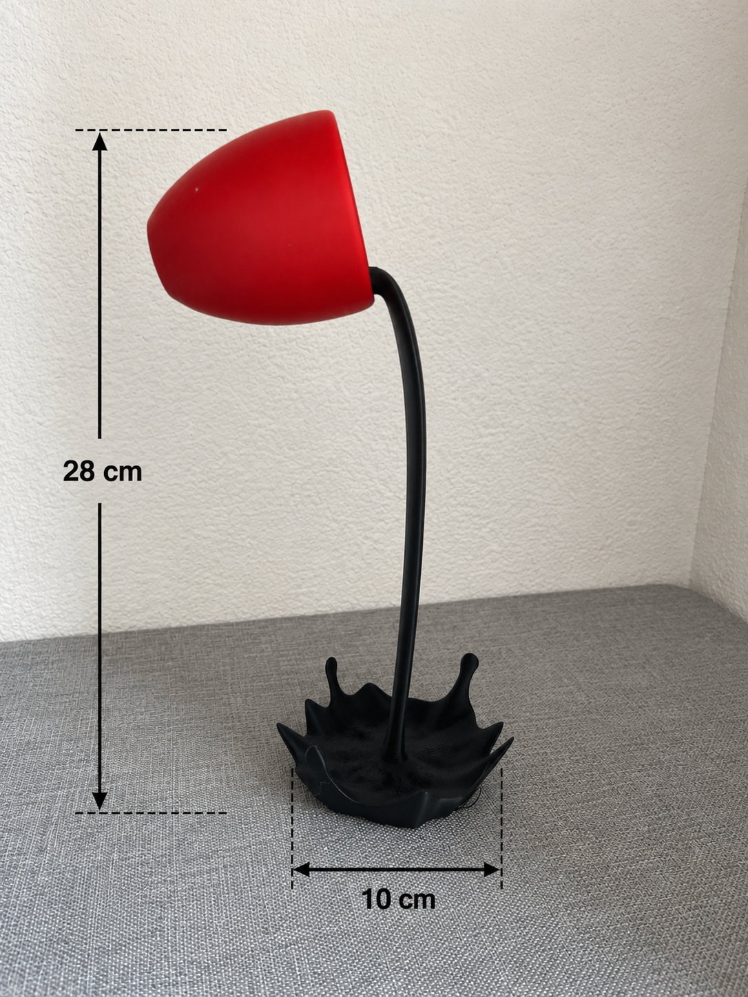 Tasse Flottante Effet Café Renversé – Décoration Impression 3D