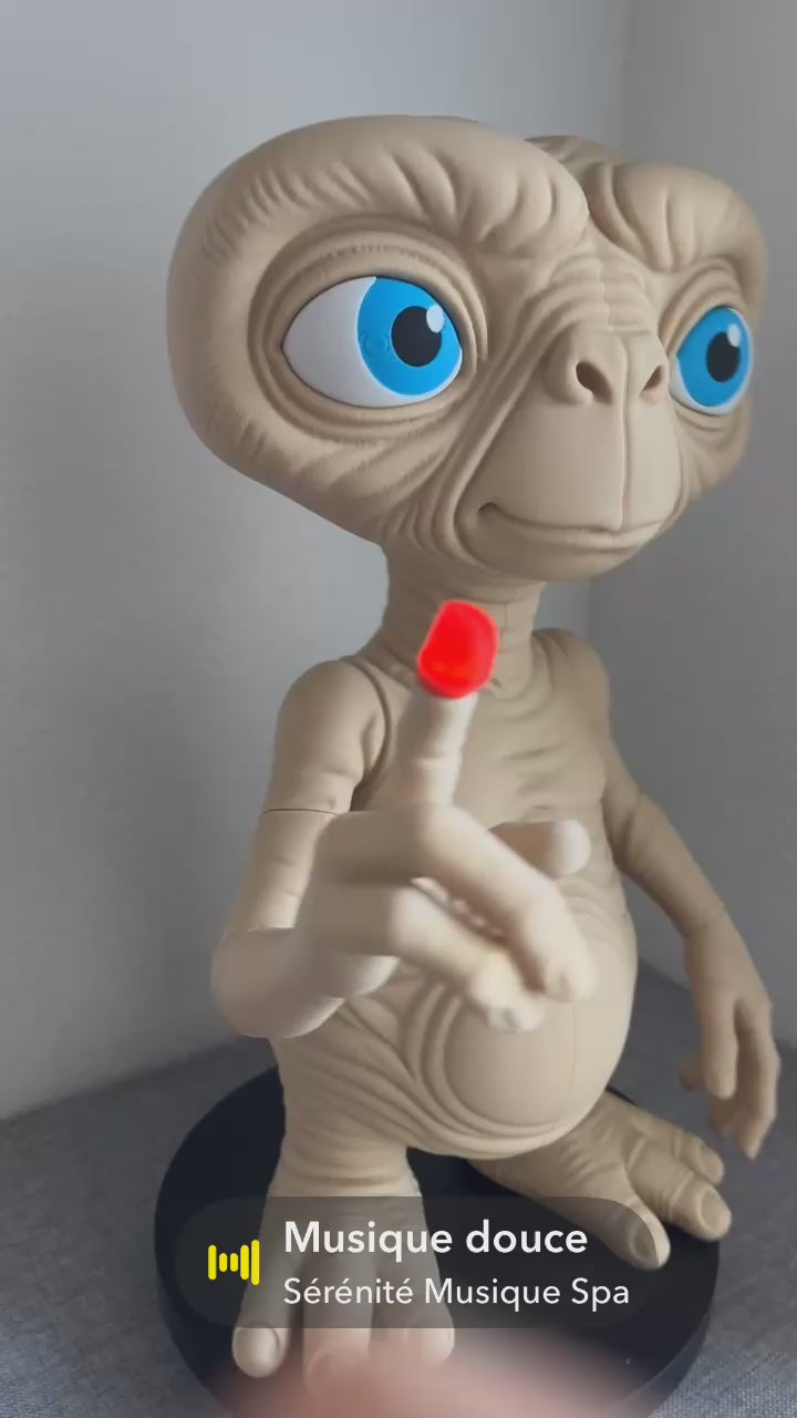 Figurine E.T. l’Extraterrestre XXL – 40 cm – Doigt lumineux