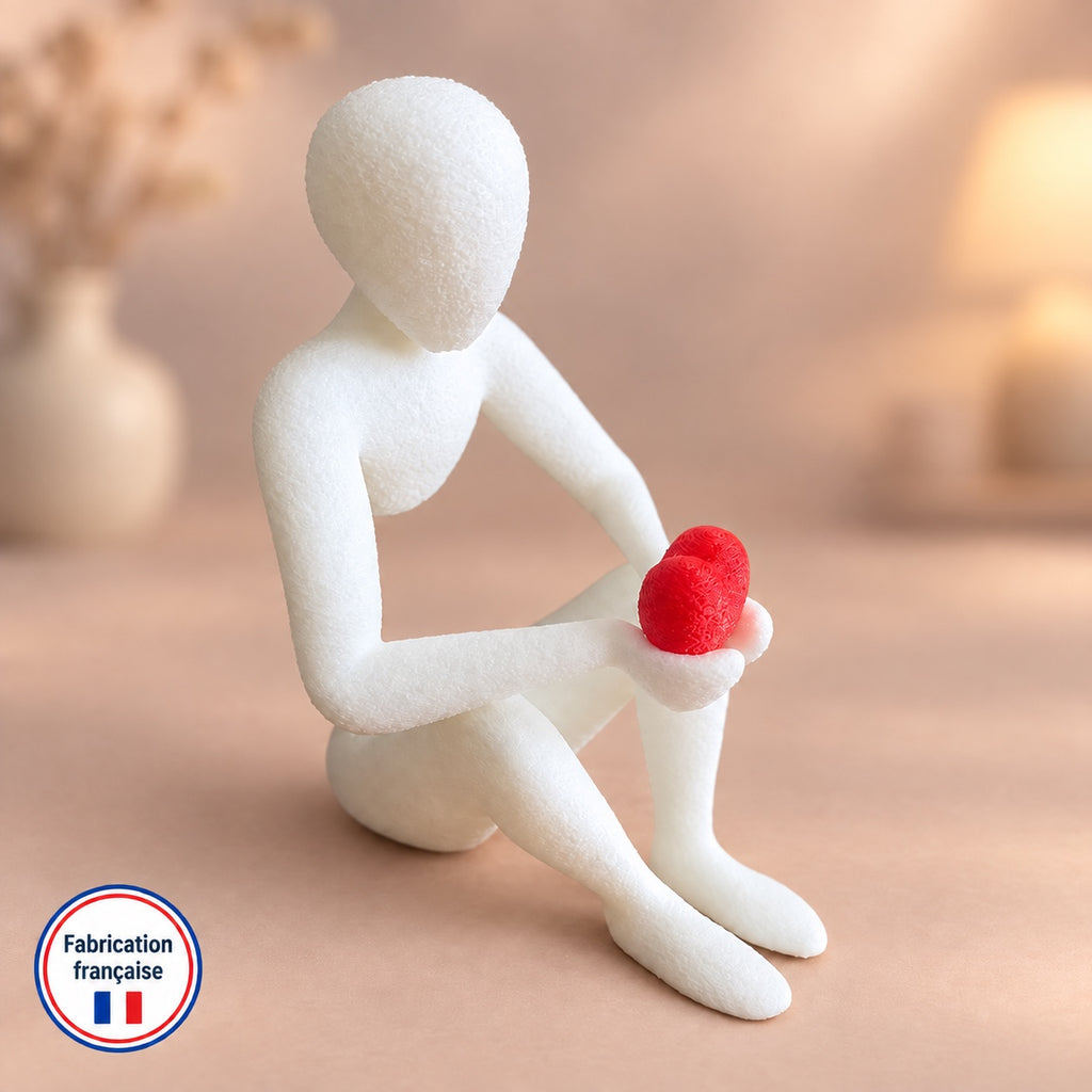 Figurine Ton cœur entre mes mains, vue de profil